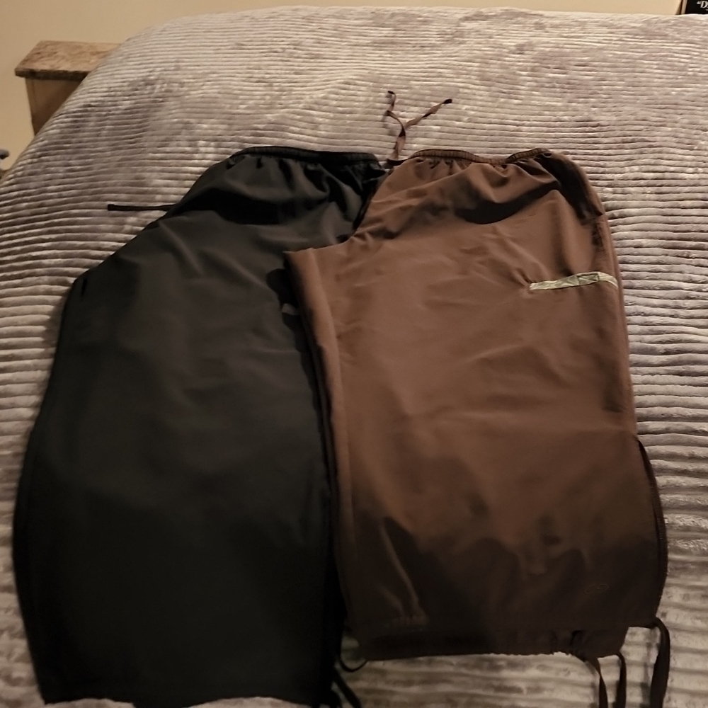 2 pair of champion capris